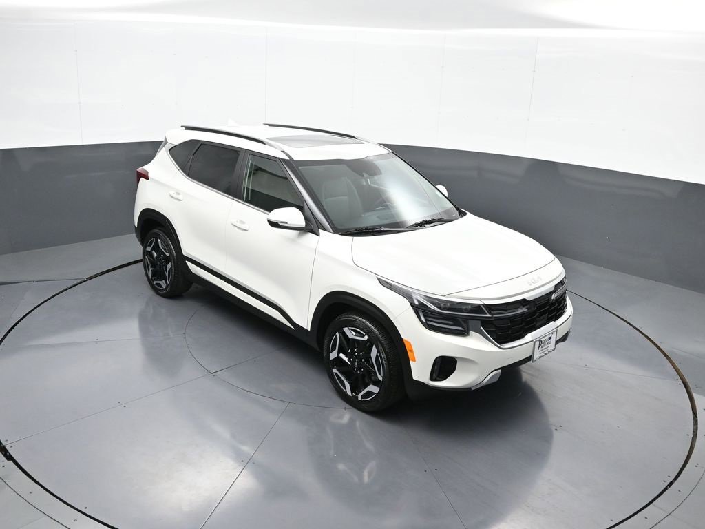 Certified 2025 Kia Seltos SX w/ SX Sunroof Package image 37