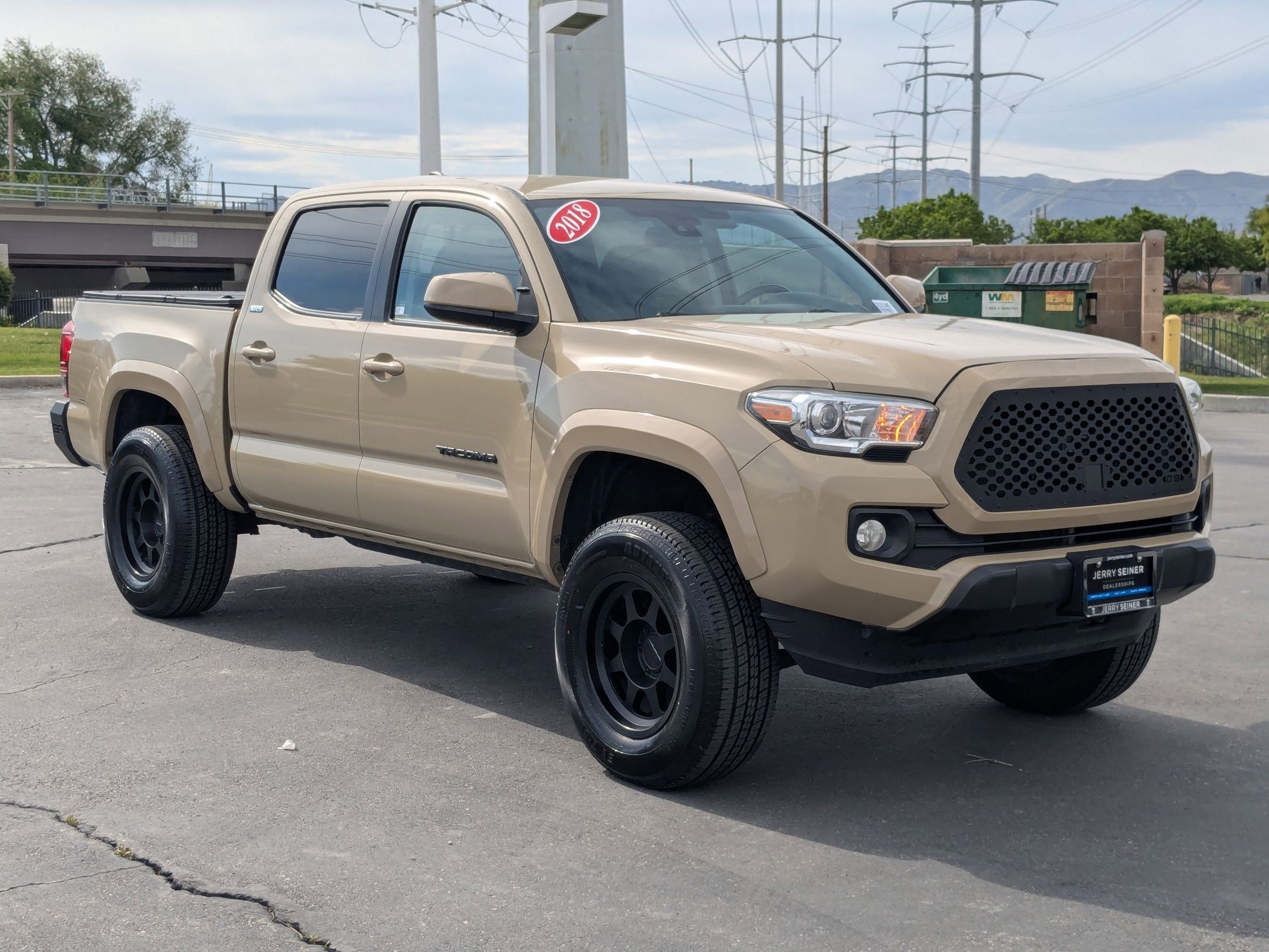 Used 2018 Toyota Tacoma SR5 AWD/4WD image 8