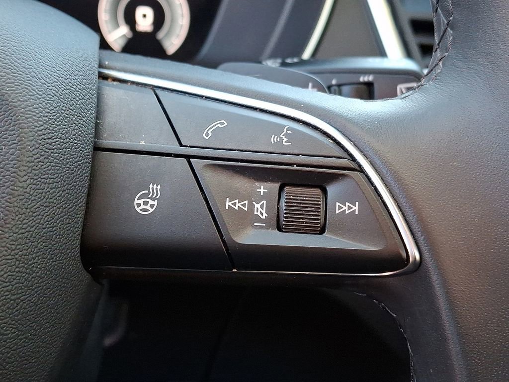 Used 2023 Audi Q5 e Premium w/ Convenience Package image 18