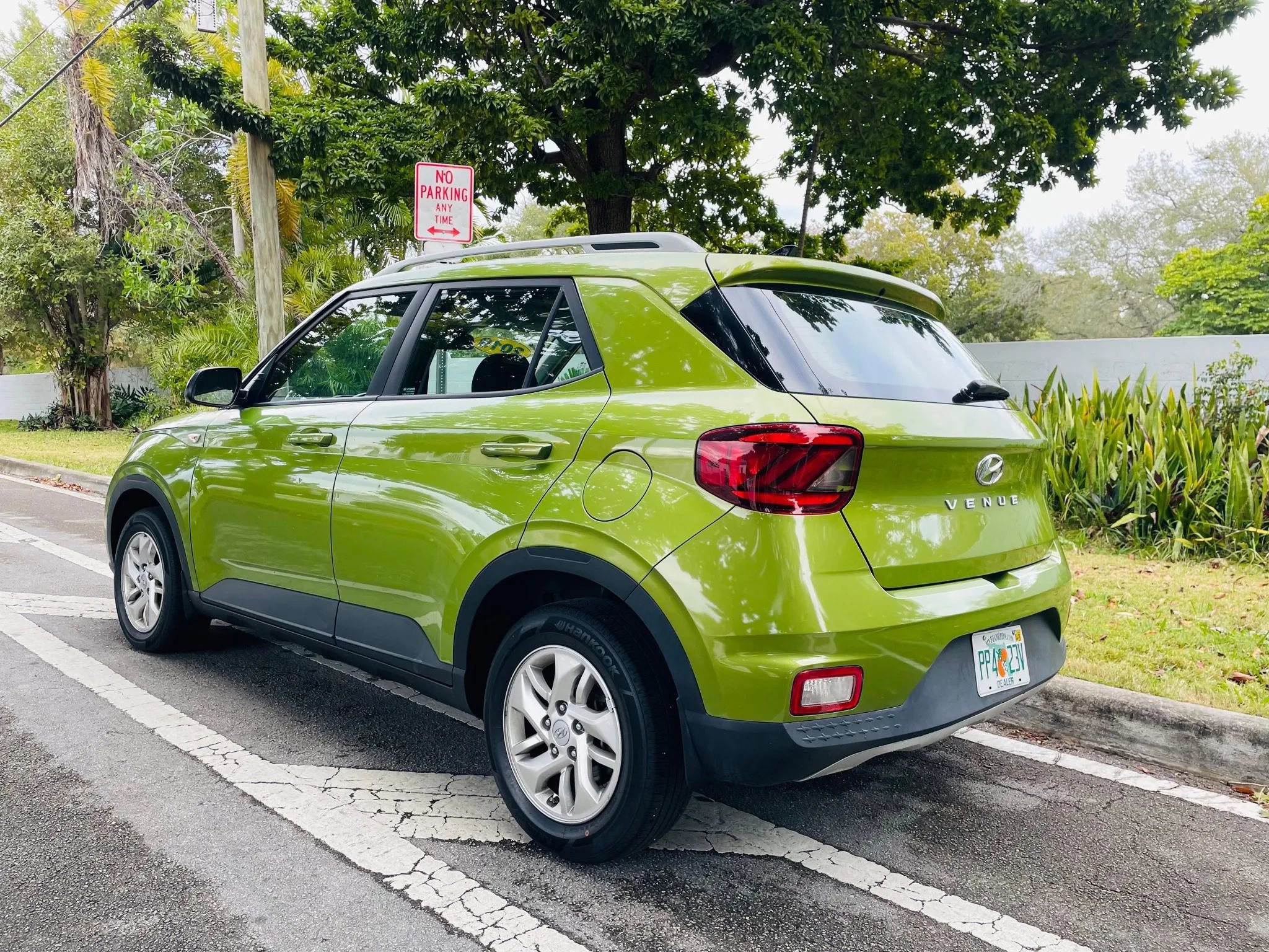 Used 2020 Hyundai Venue SEL w/ Convenience Package image 3