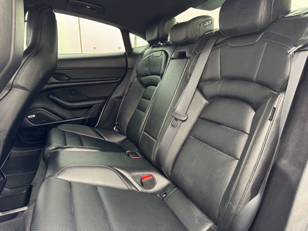 Used 2021 Porsche Taycan image 8
