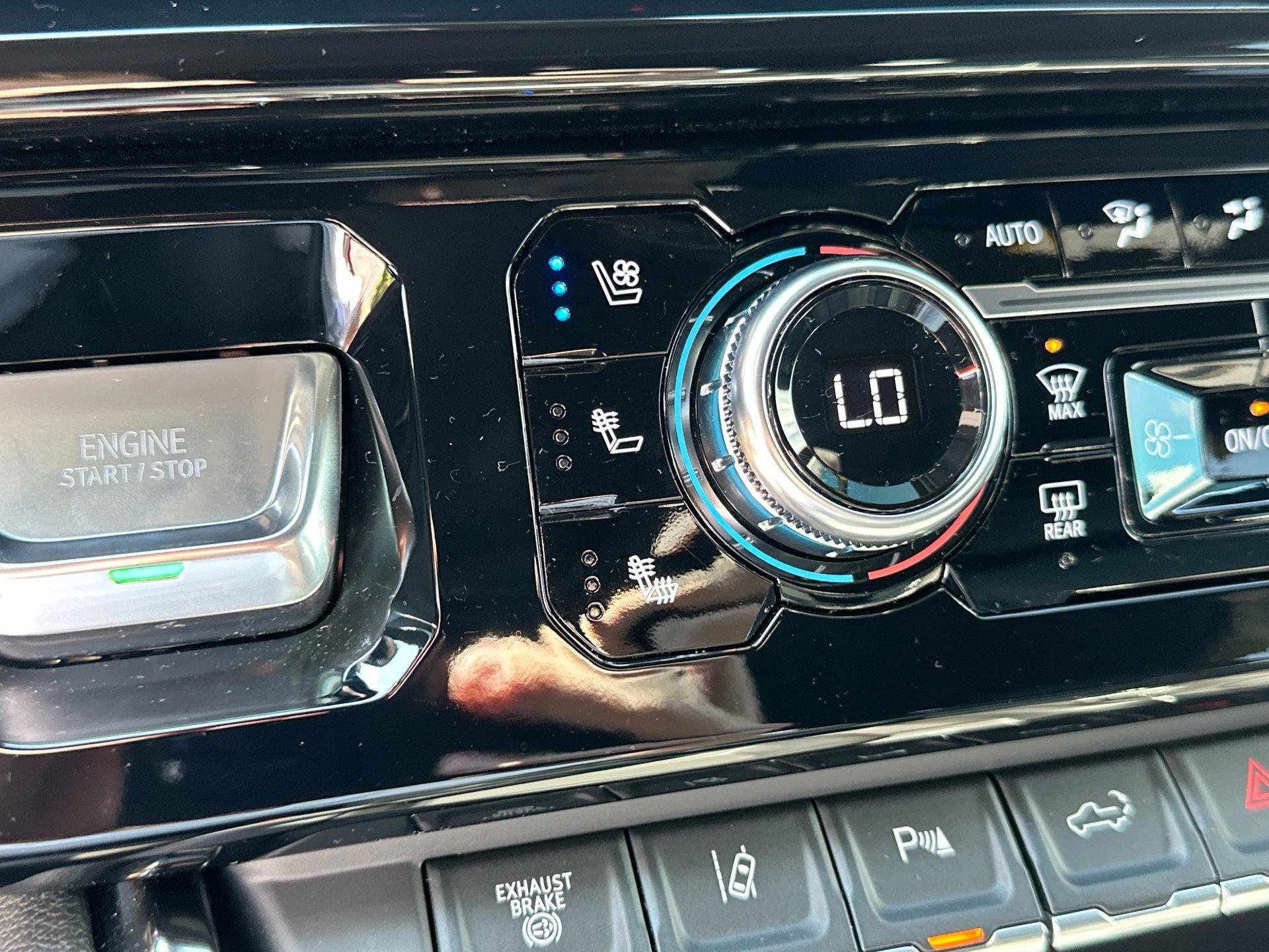 Used 2024 GMC Sierra 2500 AT4 w/ AT4 Premium Plus Package image 22