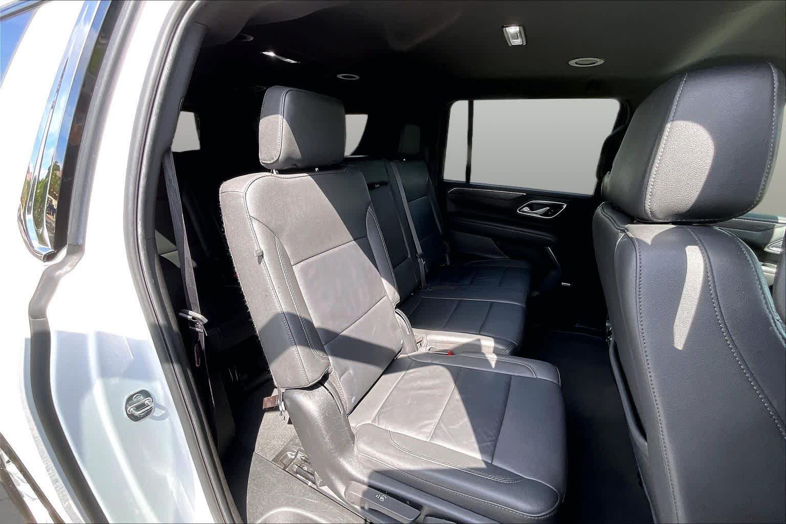 Certified 2024 Chevrolet Suburban LT RWD image 26