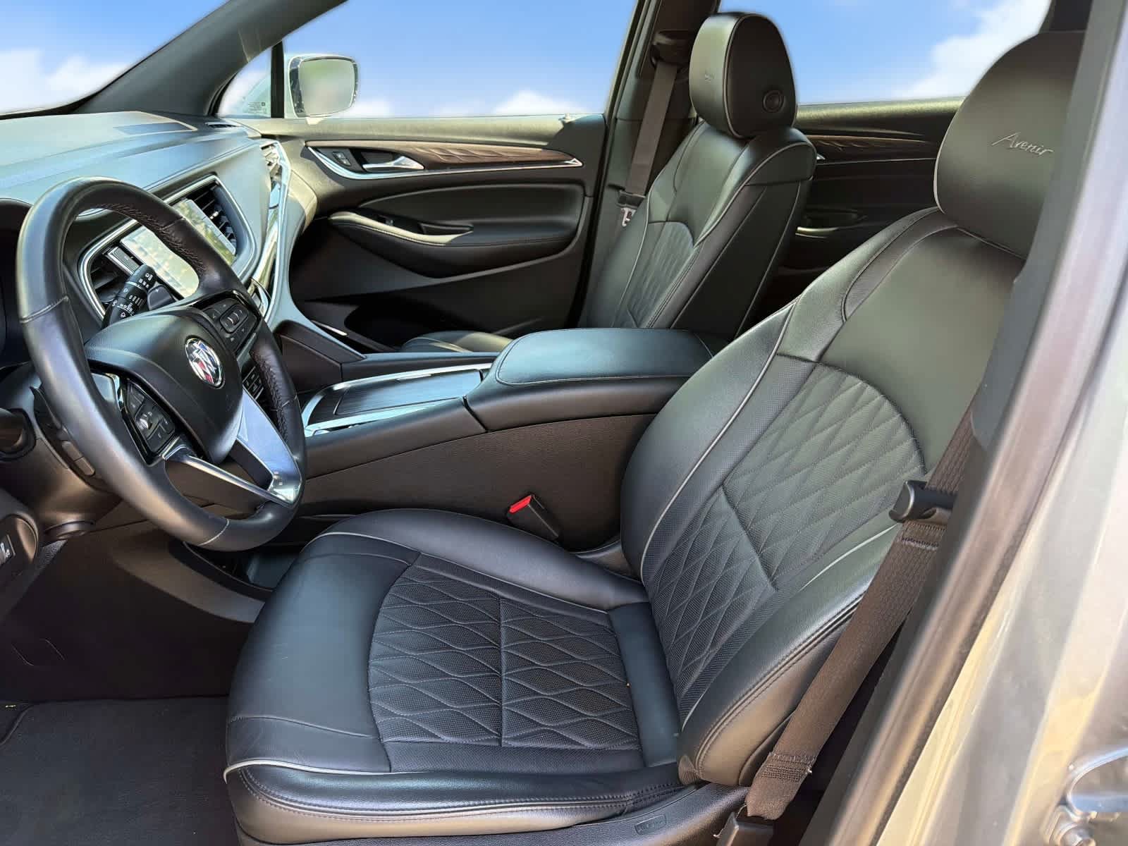 Used 2024 Buick Enclave Avenir w/ Avenir Technology Package AWD/4WD image 9