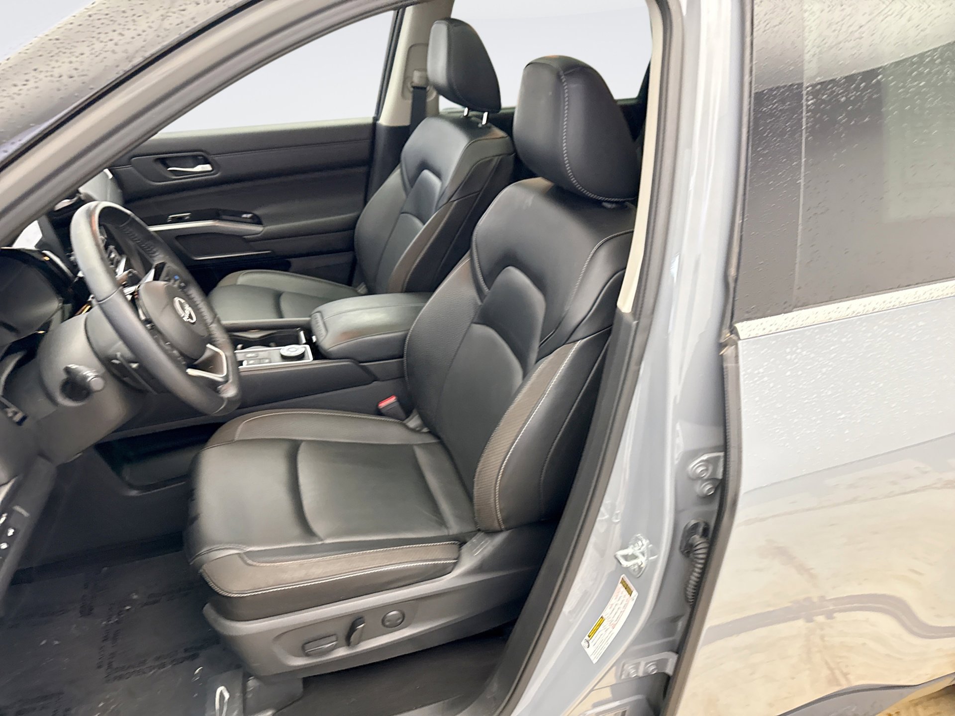 Used 2023 Nissan Pathfinder SL w/ SL Premium Package AWD/4WD image 11
