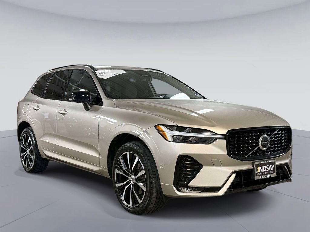 Used 2024 Volvo XC60 B5 Plus AWD/4WD image 9