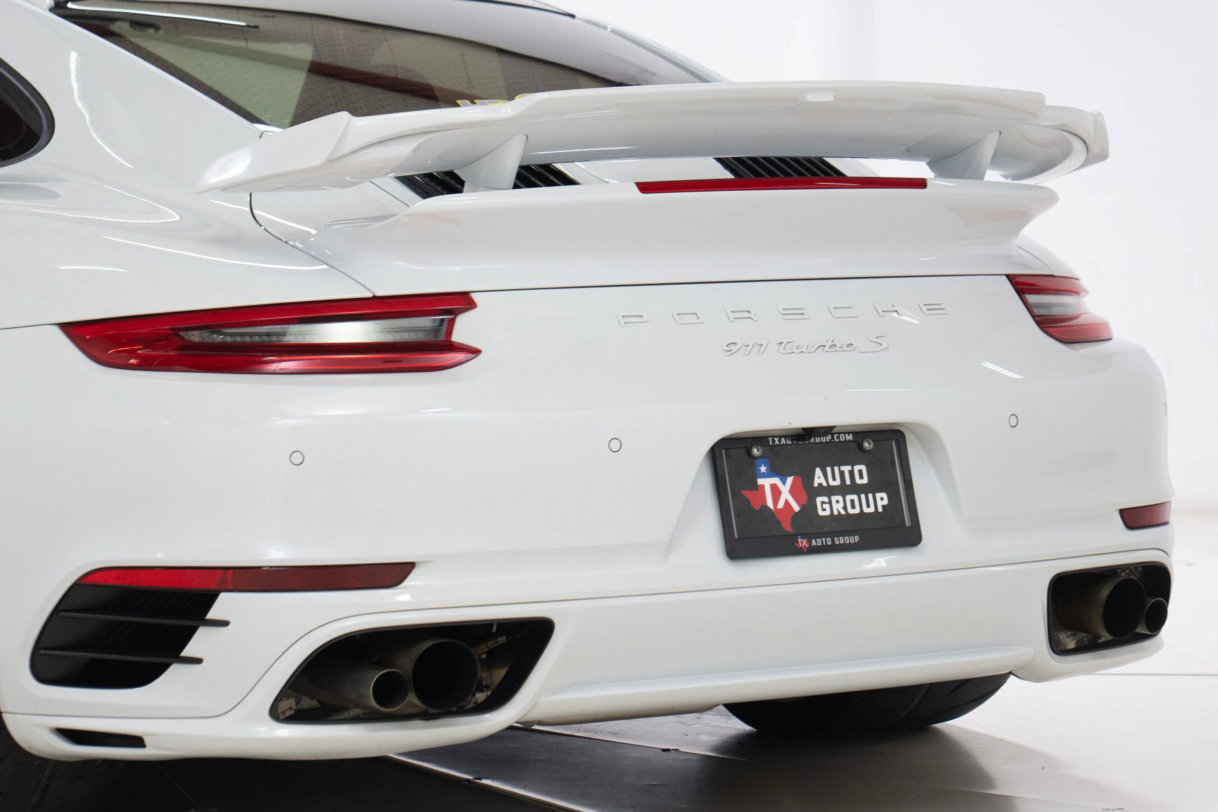 Used 2017 Porsche 911 Turbo S image 15