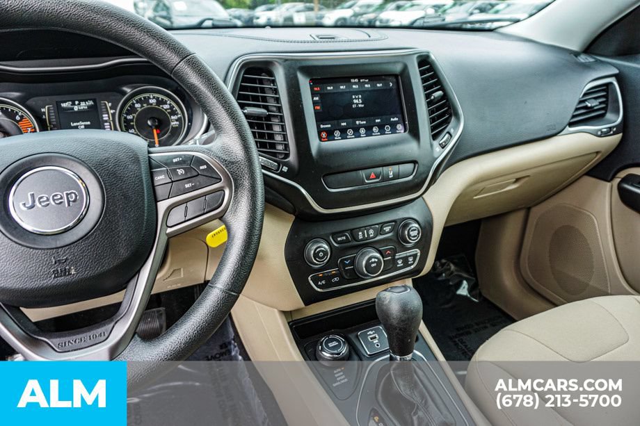 Used 2021 Jeep Cherokee Latitude AWD/4WD image 31