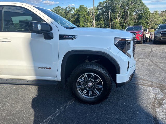 Used 2024 GMC Sierra 1500 AT4 w/ AT4 Premium Package AWD/4WD image 5