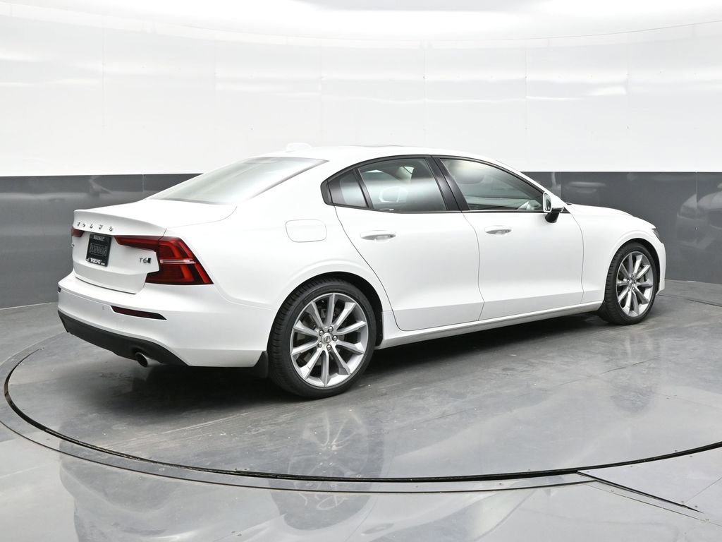 Used 2020 Volvo S60 T6 Momentum w/ Protection Package Premier image 7