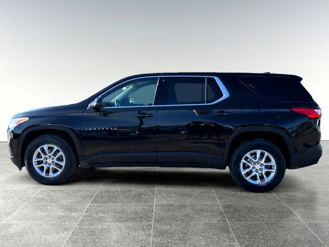 Used 2021 Chevrolet Traverse LS image 2