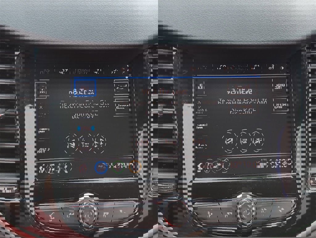 Certified 2022 Chevrolet Trax LT w/ LT Convenience Package image 14