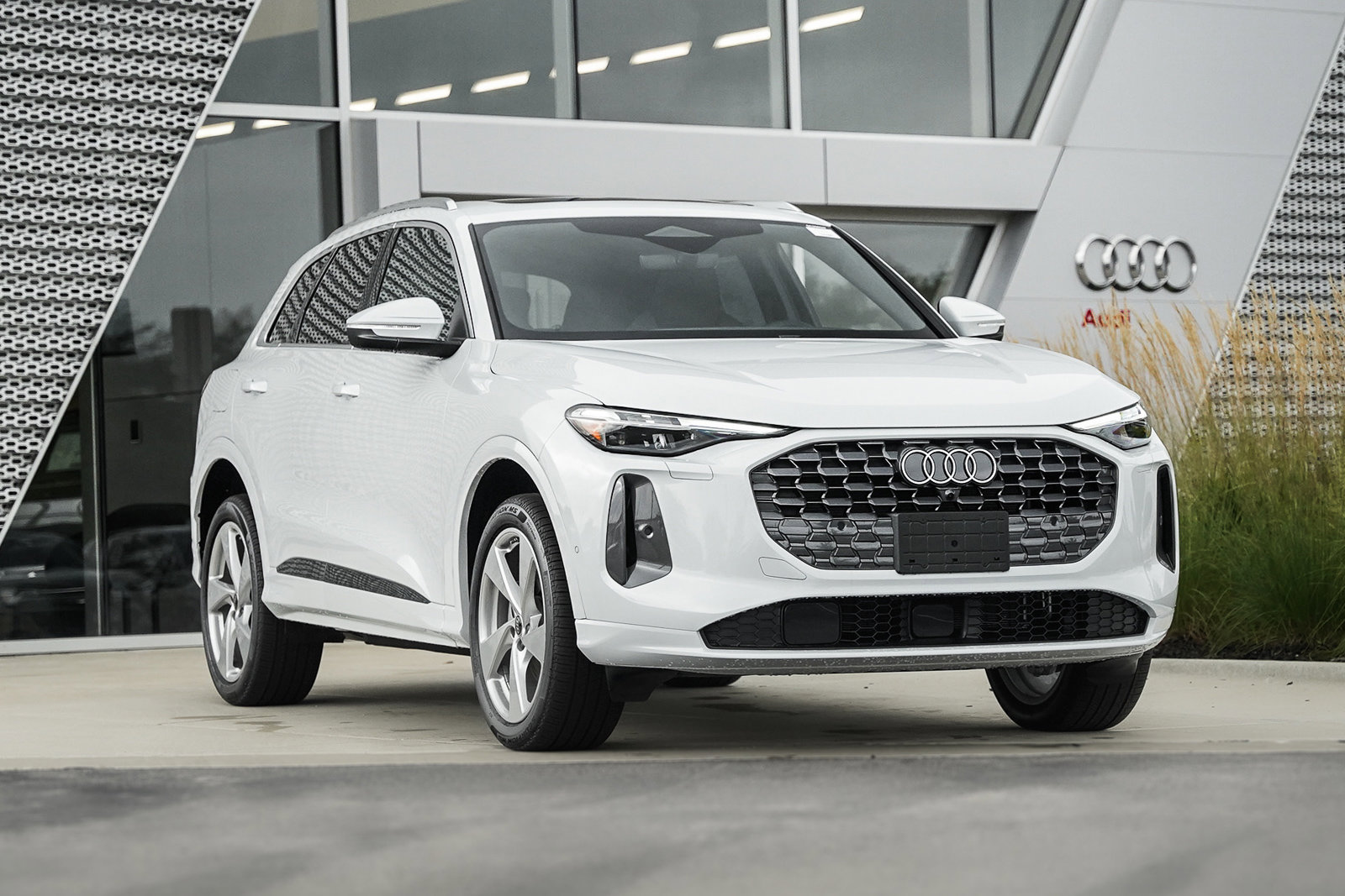 New 2025 Audi Q5 Premium Plus