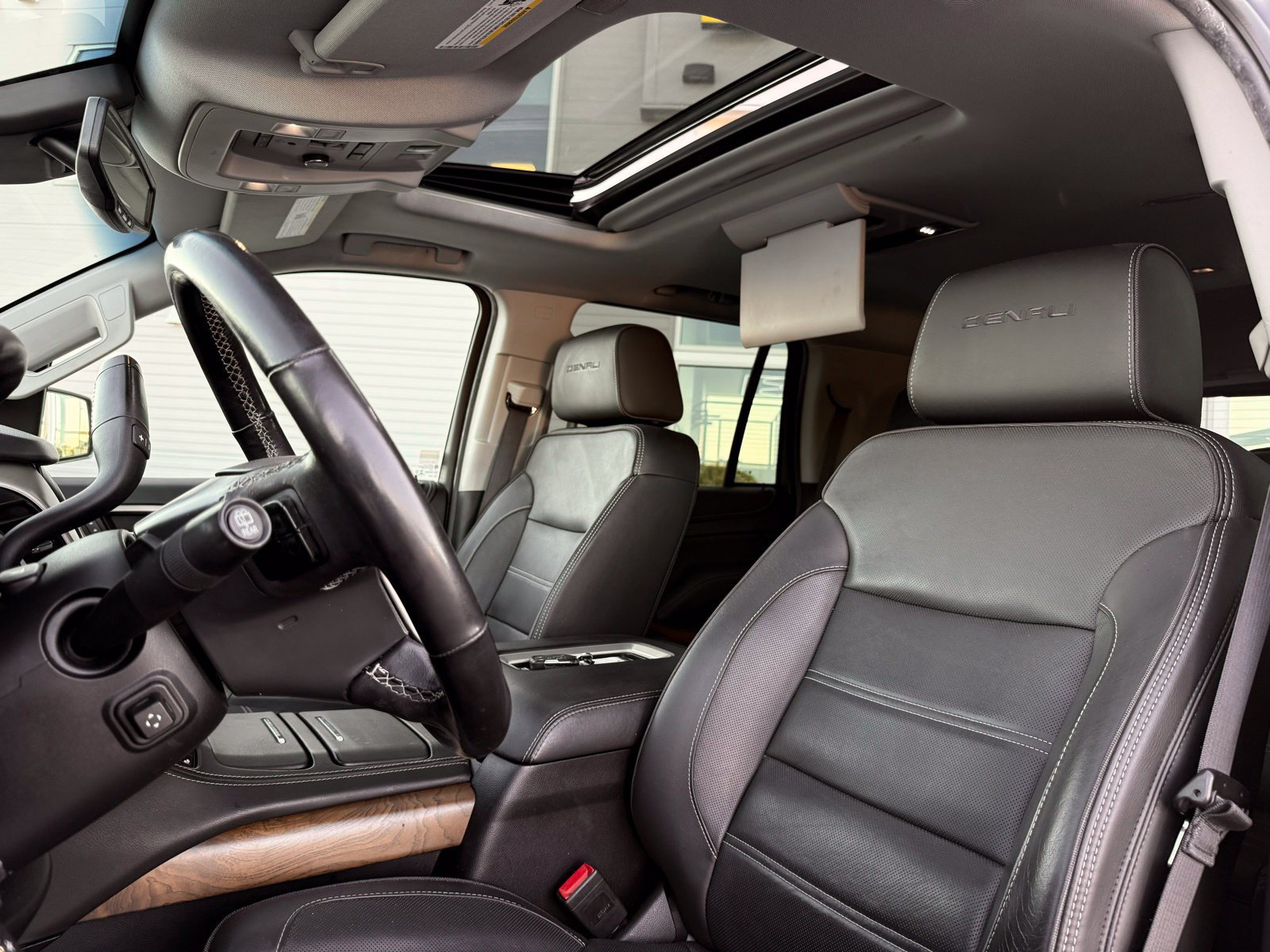 Used 2020 GMC Yukon Denali w/ Denali Ultimate Package AWD/4WD image 19