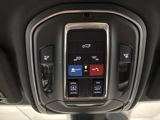 New 2025 Jeep Grand Cherokee Altitude image 26