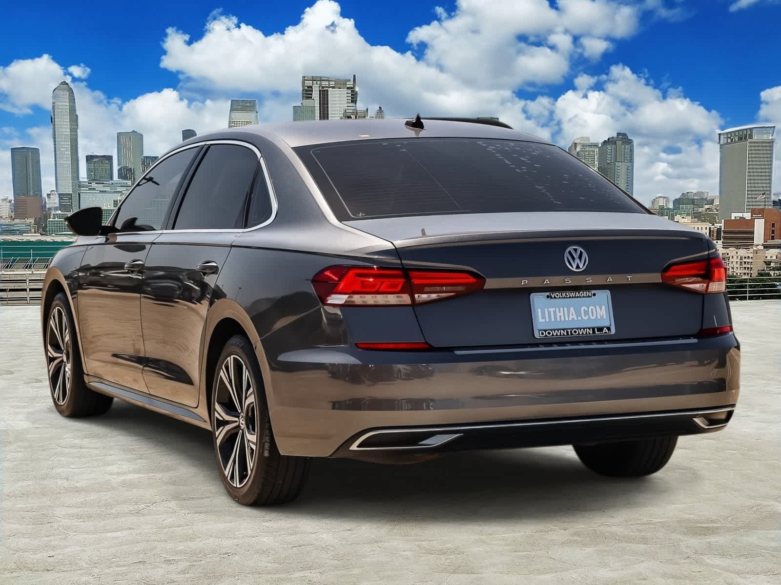 Certified 2022 Volkswagen Passat 2.0T SE FWD image 6