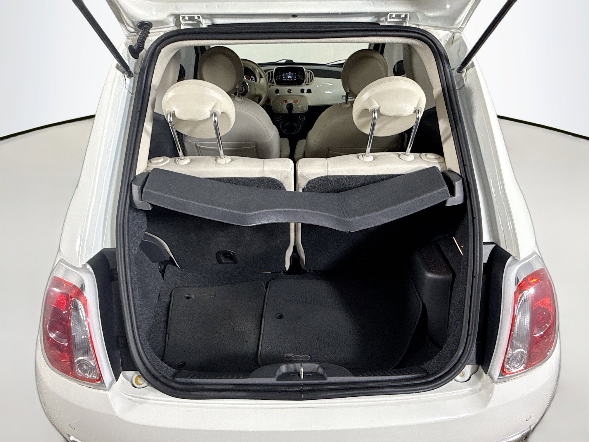 Used 2017 FIAT 500 Lounge image 31