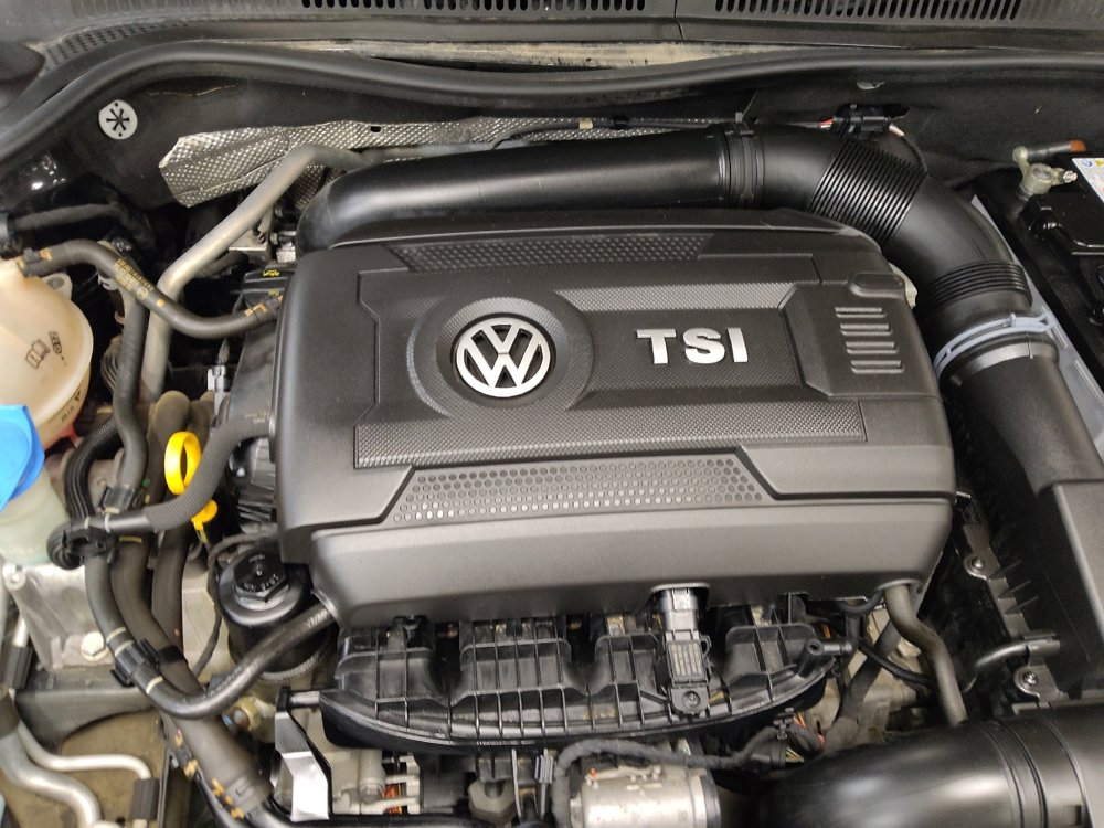 Used 2017 Volkswagen Jetta SEL FWD image 30