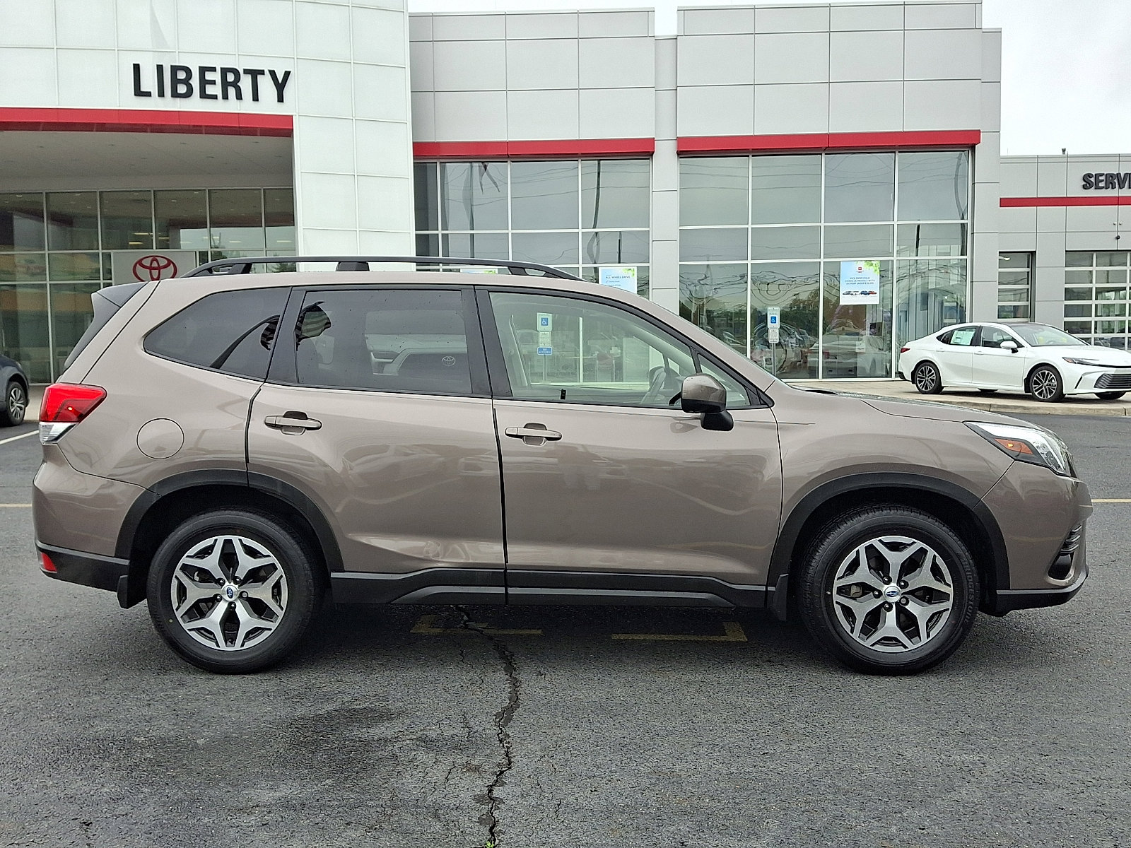 Used 2024 Subaru Forester Premium AWD/4WD image 7