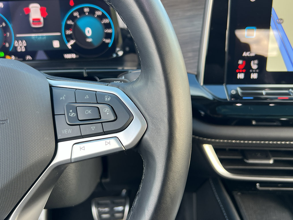 Used 2024 Volkswagen Atlas SEL Premium R-Line image 34