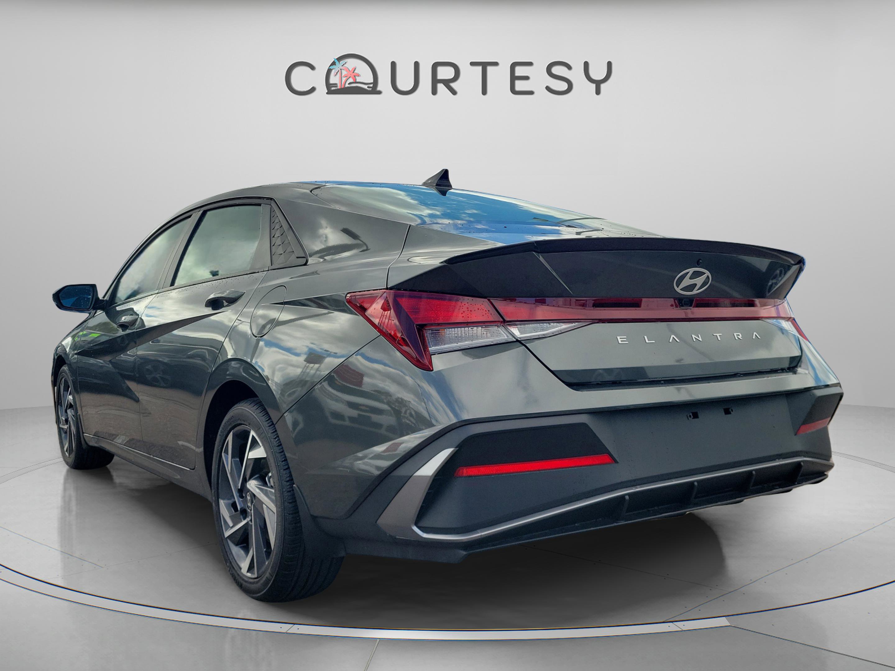 Certified 2025 Hyundai Elantra Sport image 3