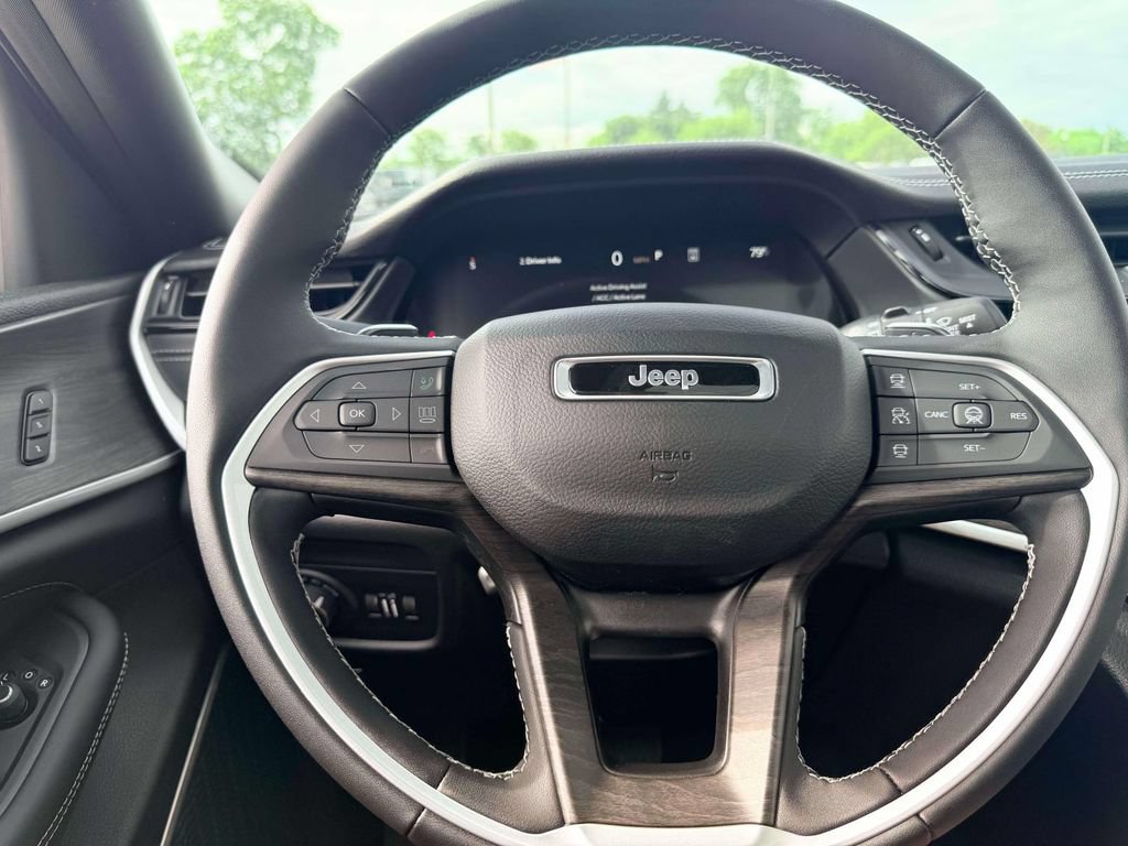 New 2026 Jeep Grand Cherokee Limited AWD/4WD image 19