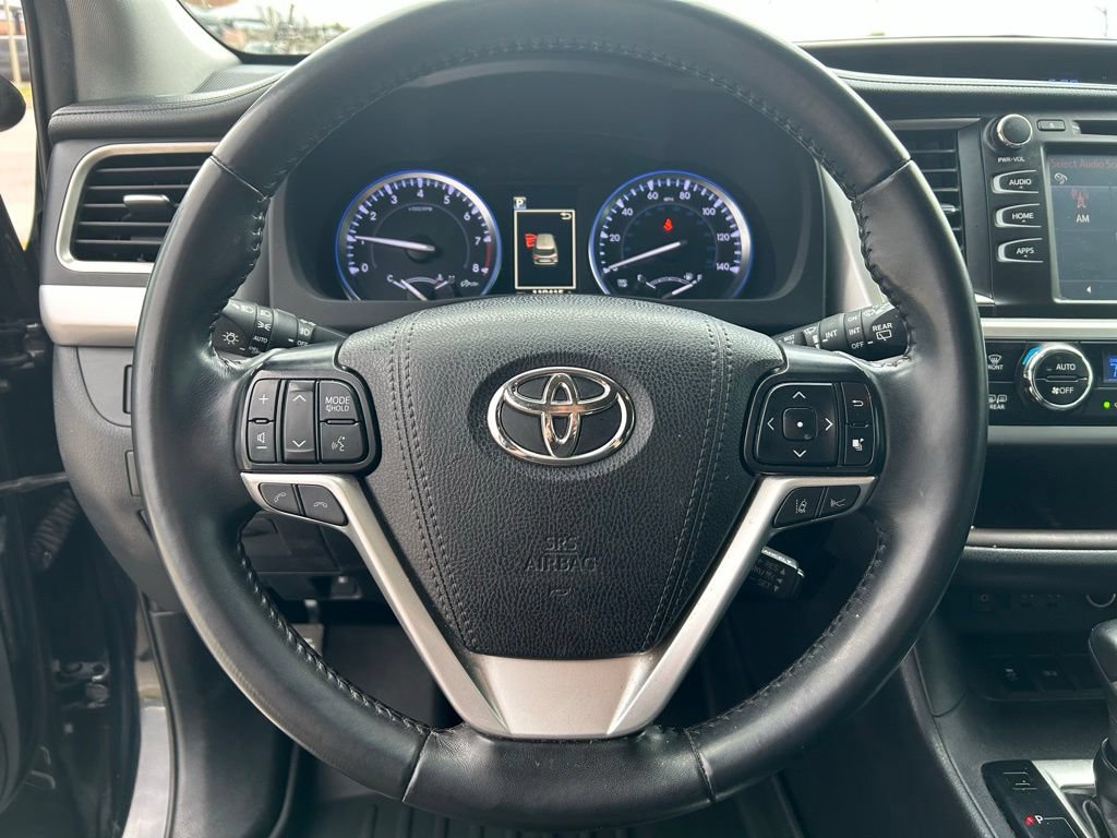 Used 2019 Toyota Highlander XLE FWD image 21