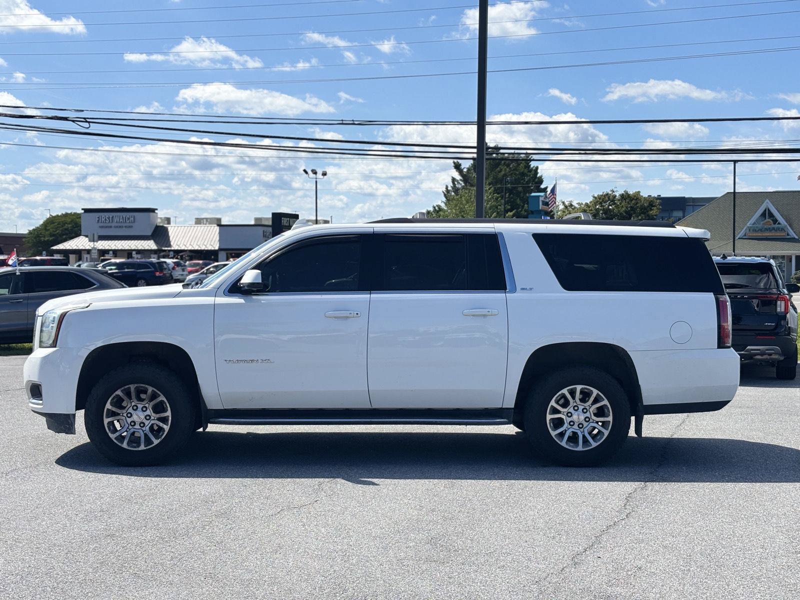 Used 2019 GMC Yukon XL SLT w/ Open Road Package AWD/4WD image 3