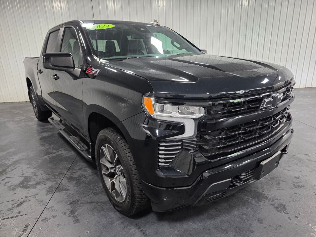 Used 2022 Chevrolet Silverado 1500 RST w/ Convenience Package II AWD/4WD image 2