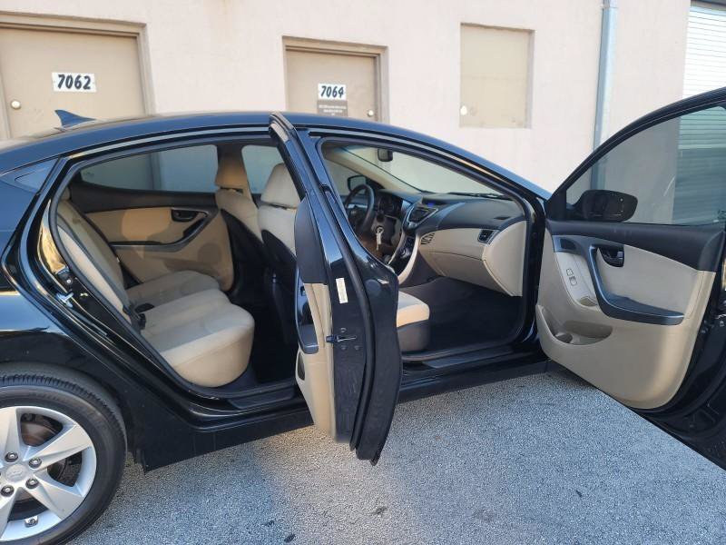 Used 2012 Hyundai Elantra GLS w/ Preferred Pkg 3 FWD image 17