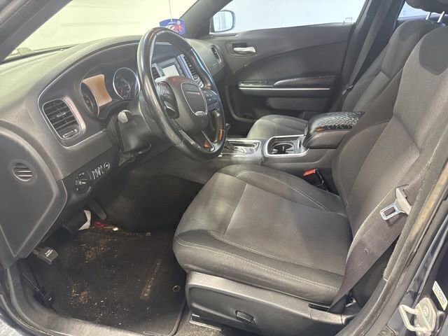 Used 2016 Dodge Charger SE RWD image 12