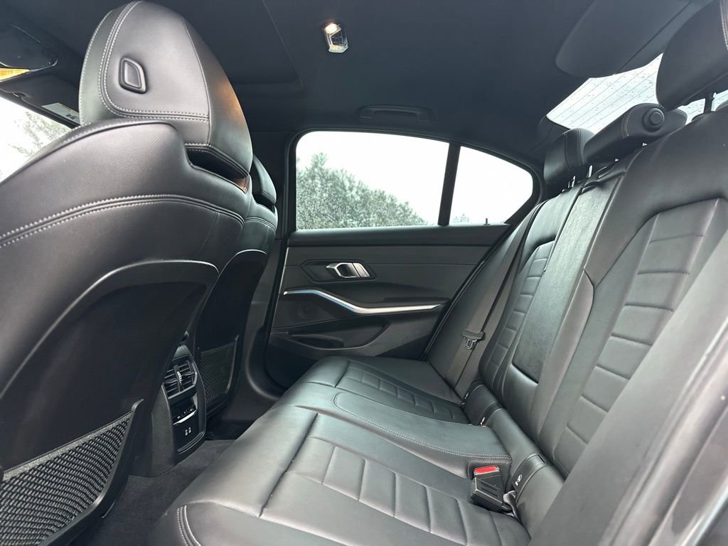 Used 2021 BMW 330e xDrive w/ Premium Package image 19