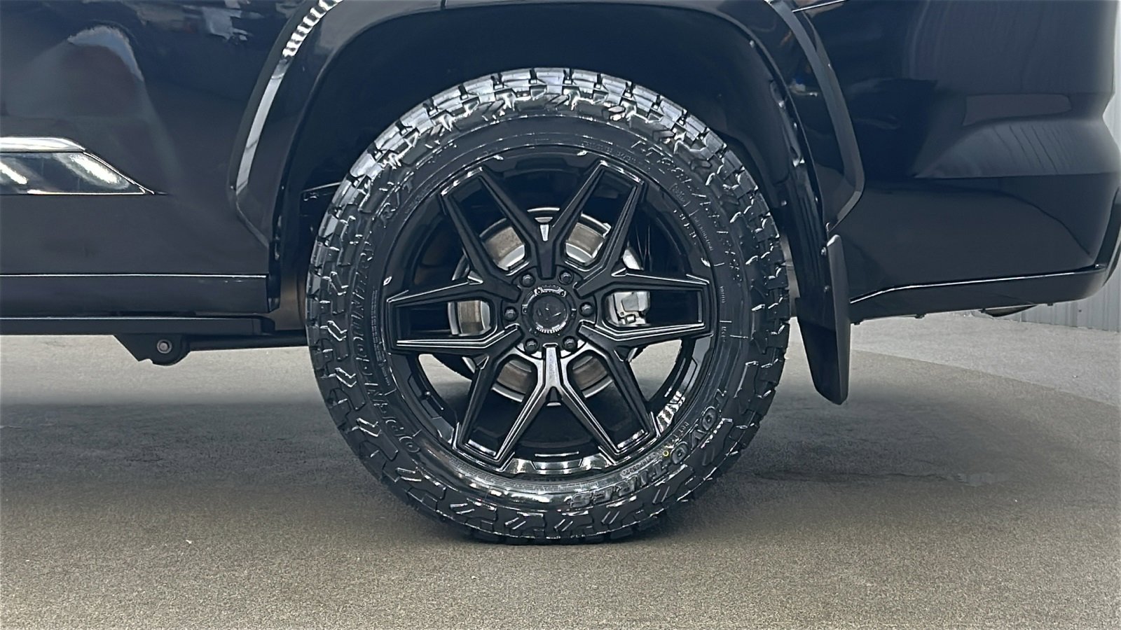 Used 2025 Toyota Sequoia Limited image 11