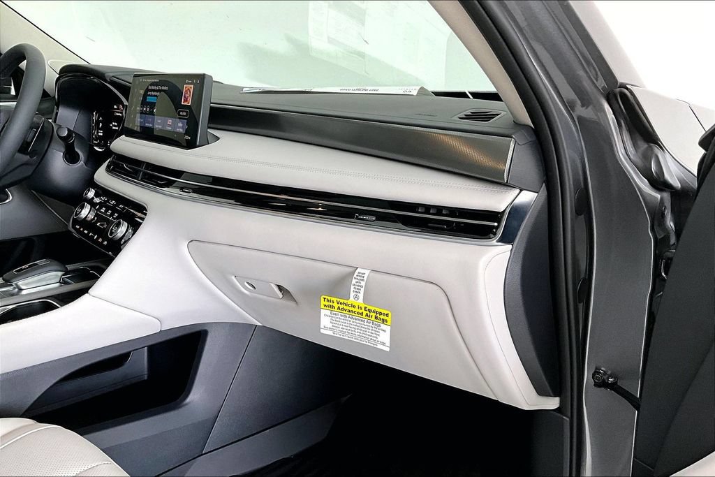 New 2027 INFINITI QX60 Luxe w/ Cargo Package FWD image 11