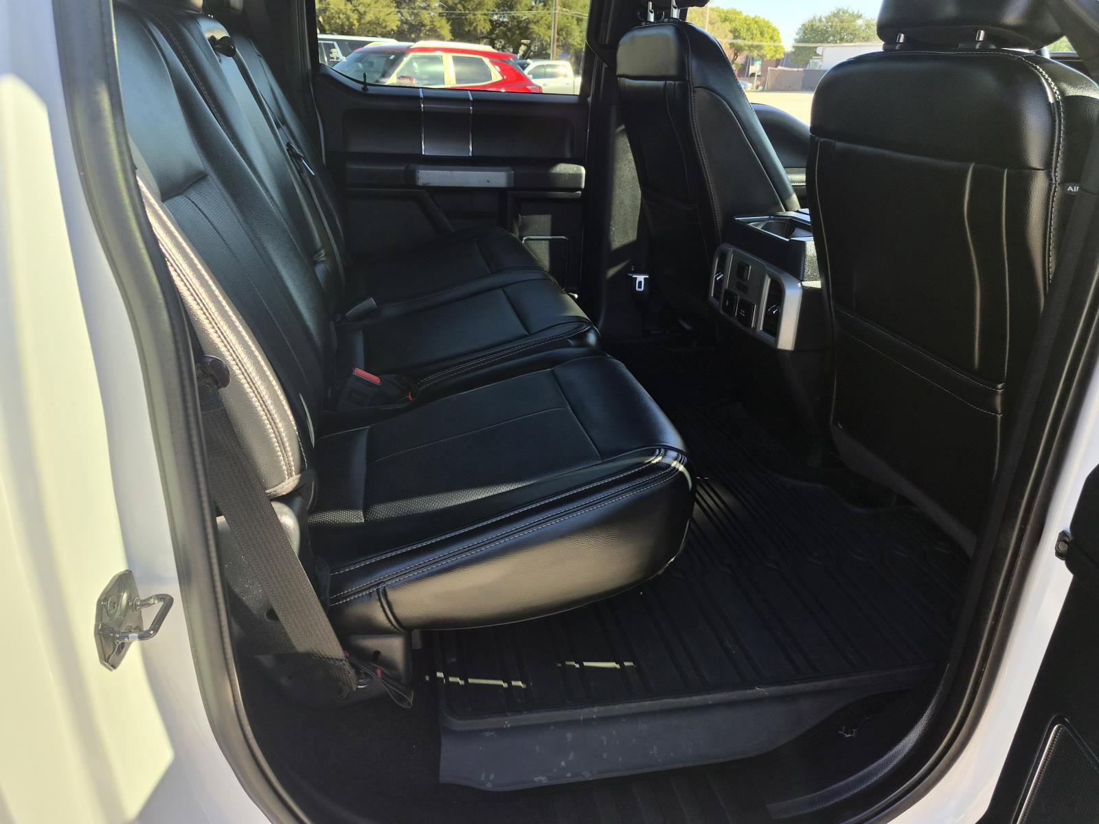Used 2019 Ford F150 Lariat w/ Equipment Group 502A Luxury AWD/4WD image 11