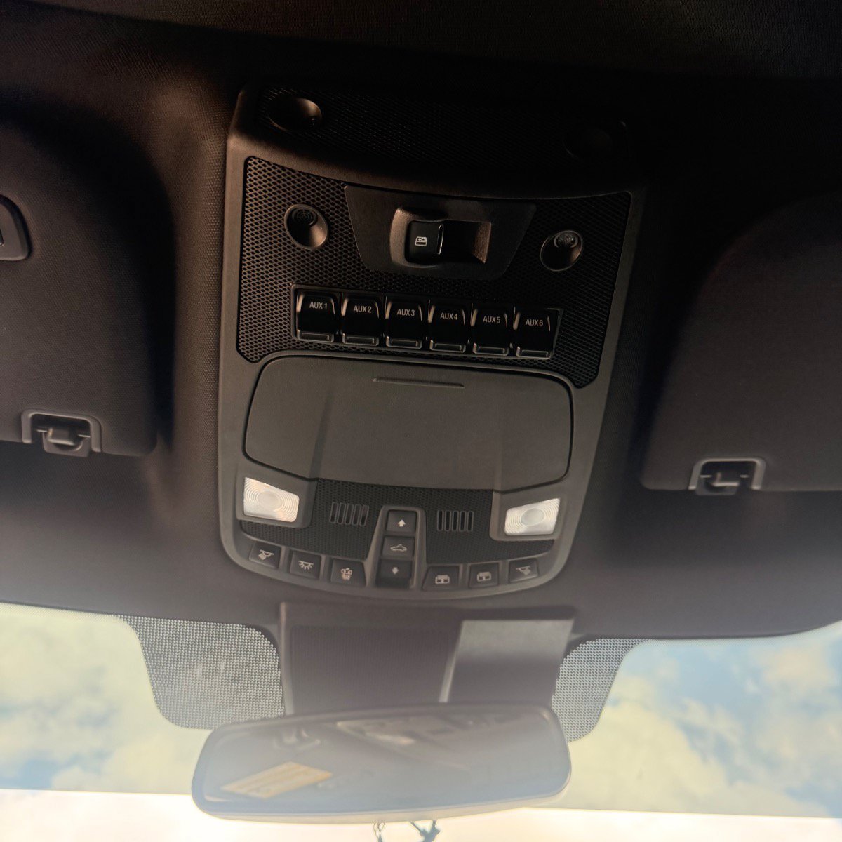 Used 2021 Ford F250 Platinum w/ FX4 Off-Road Package AWD/4WD image 16