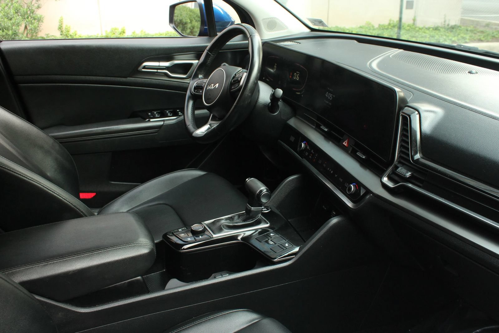 Used 2024 Kia Sportage EX FWD image 25