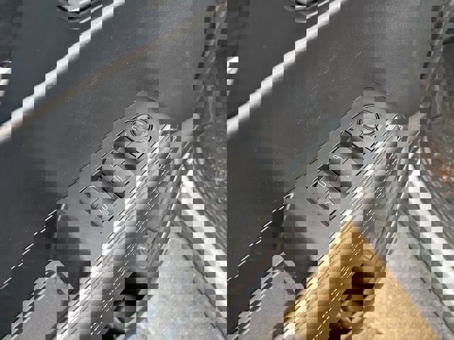 Certified 2025 GMC Acadia Elevation image 11