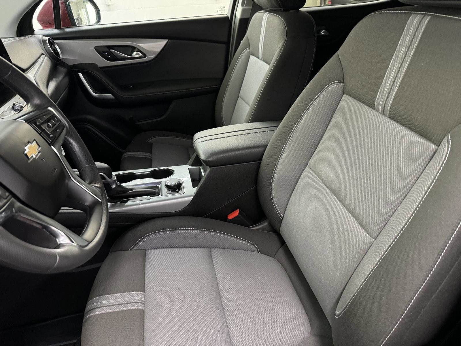 Used 2025 Chevrolet Blazer LT w/ Driver Confidence Package image 9