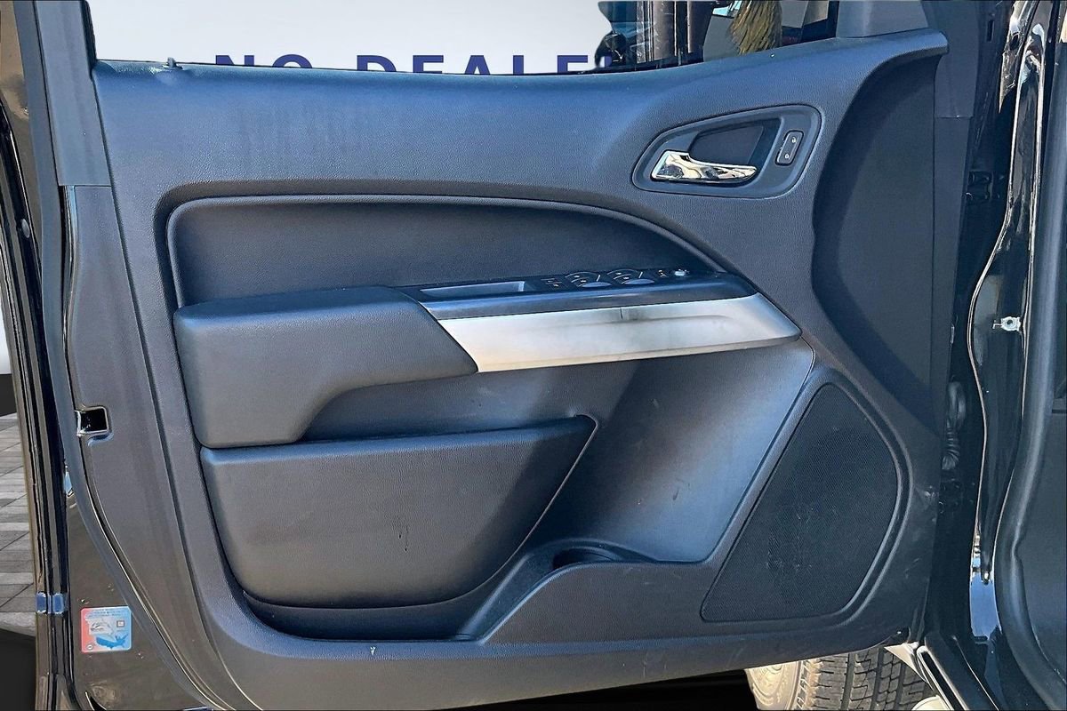 Used 2021 Chevrolet Colorado LT w/ Redline Special Edition image 21