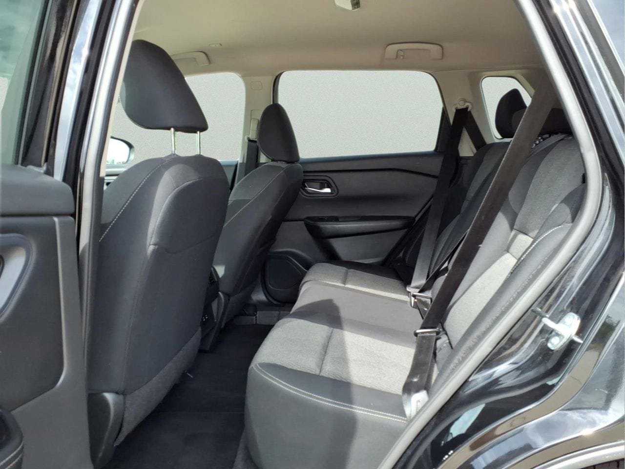 Used 2024 Nissan Rogue SV AWD/4WD image 12