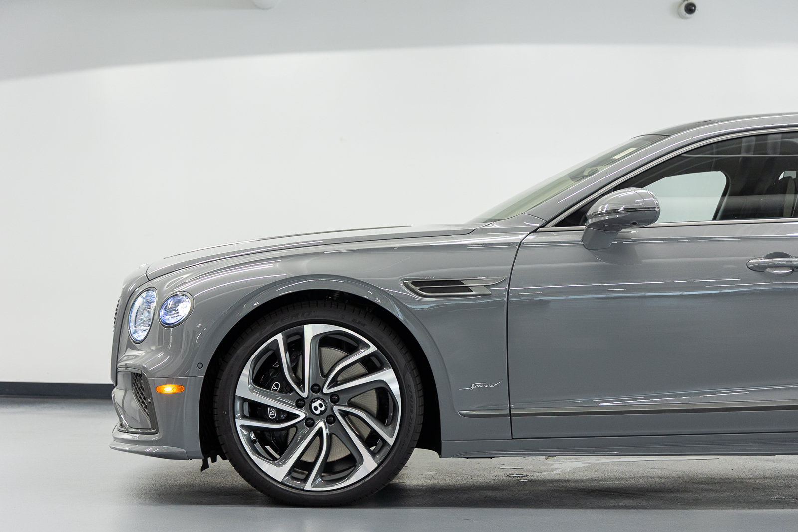 New 2026 Bentley Flying Spur Plug-In Hybrid AWD/4WD image 13