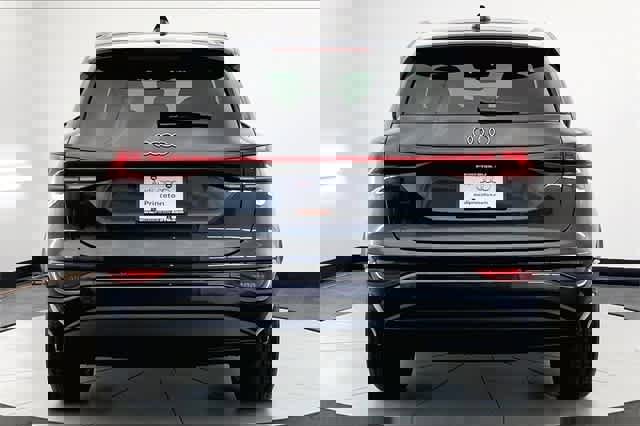 New 2025 Audi SQ6 e-tron Premium Plus image 5