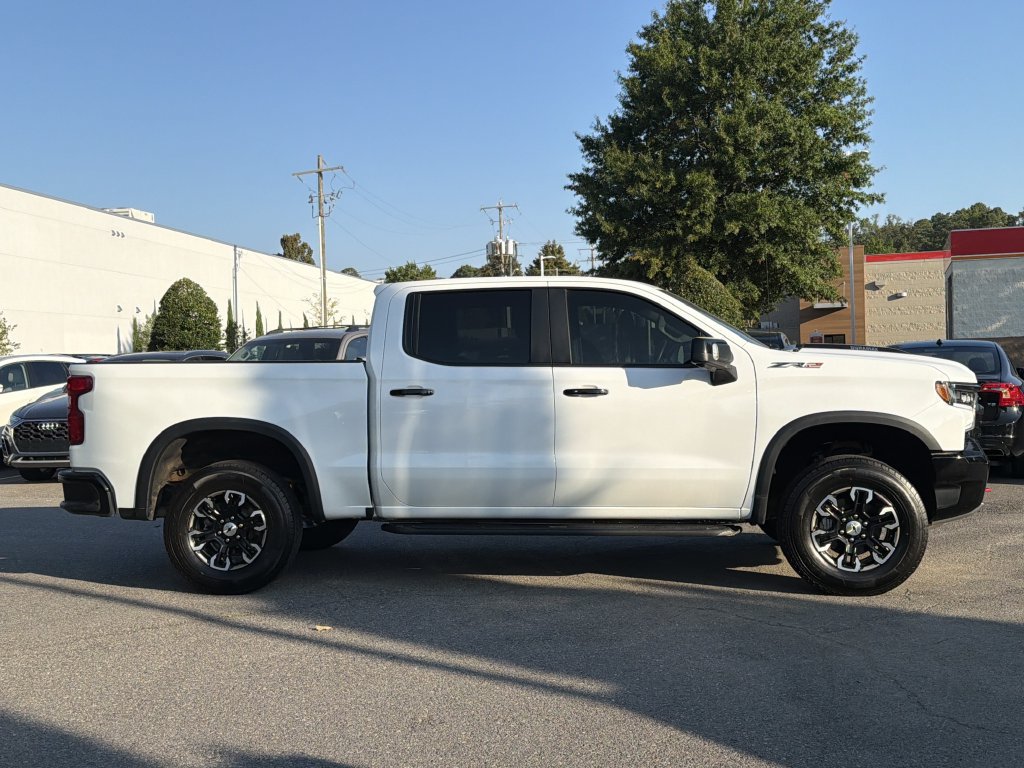 Used 2024 Chevrolet Silverado 1500 ZR2 AWD/4WD image 2