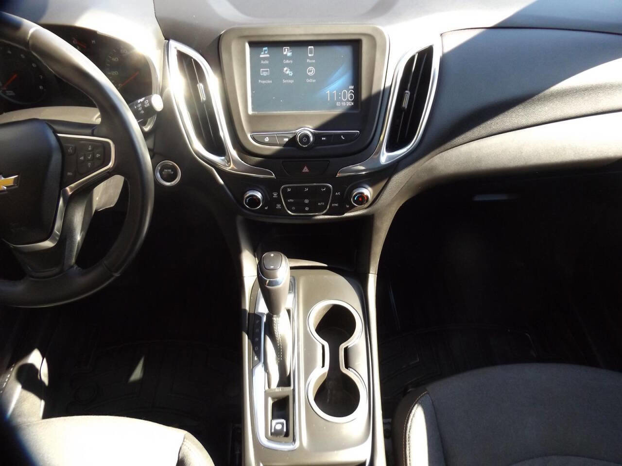 Used 2018 Chevrolet Equinox LT image 16