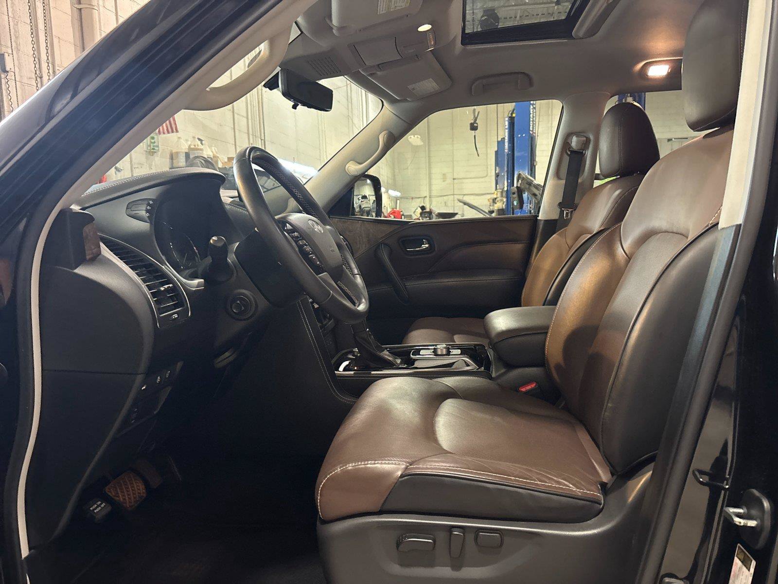 Used 2023 INFINITI QX80 Premium Select w/ Cargo Package AWD/4WD image 12