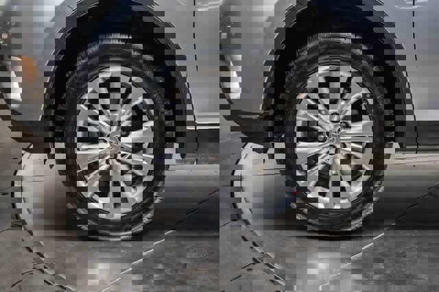 Certified 2015 Toyota RAV4 Limited image 9