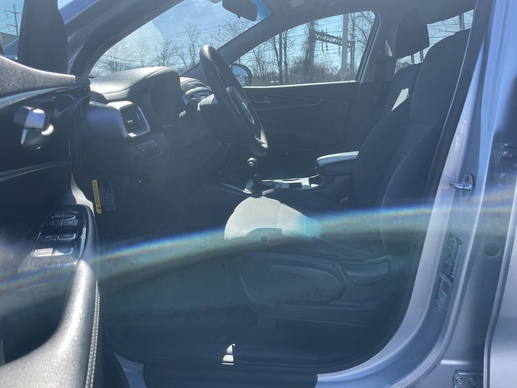 Used 2017 Kia Sorento FWD image 38