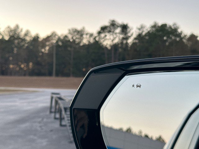 New 2025 Chevrolet Silverado EV LT image 33