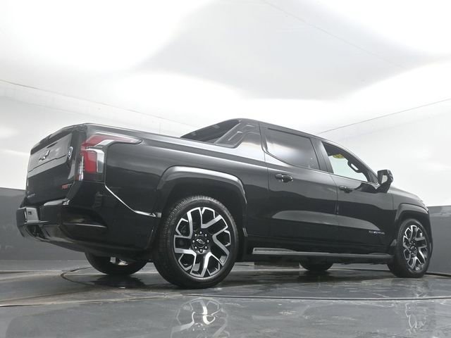 Used 2024 Chevrolet Silverado EV RST image 31